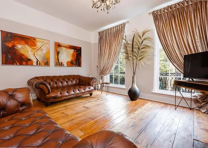 Elegant Georgian Listed Townhouse