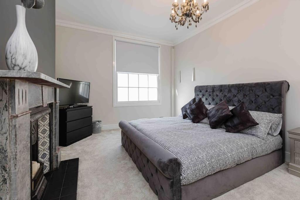 Elegant Georgian Listed Townhouse